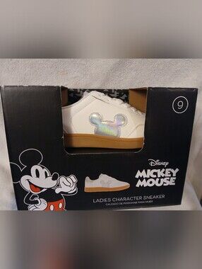 Disney NWT Ladies 9 White Holographic Mickey Mouse Sneaker FF#386
